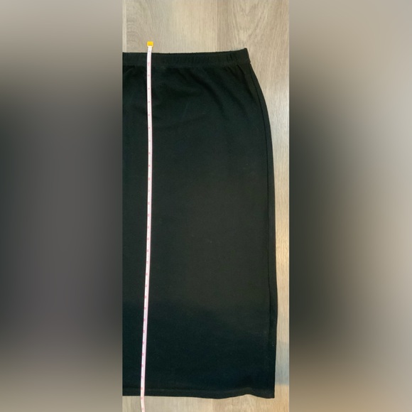 Liz Claiborne Two Piece Set-Black Cardigan and Skirt Size Large - Picture 11 of 11